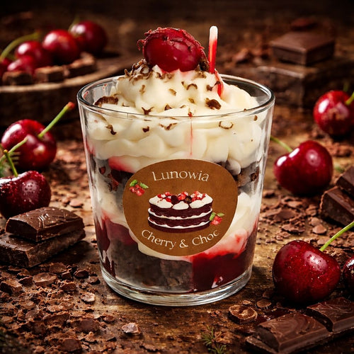LUNOWIA Cherry & Choc Duftkerze – Sojawachskerze mit Kirsch-Schokoladen-Duft im Glas, Dessert Kollektion