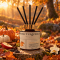 LUNOWIA Raumduft Autumn Glow mit Duftstäbchen in einem goldenen Herbstwald